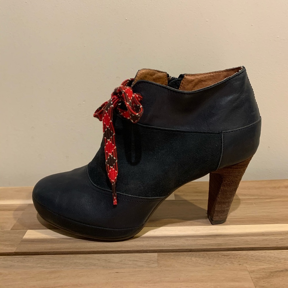 Lucky Penny navy leather booties